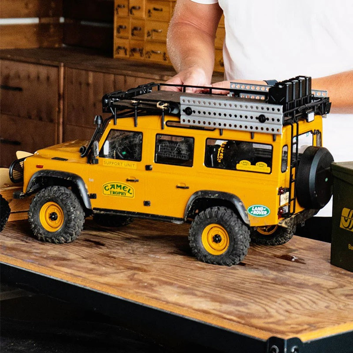 FMS FCX10 Land Rover Defender 110 Camel Trophy 1/10 RC Crawler RTR
