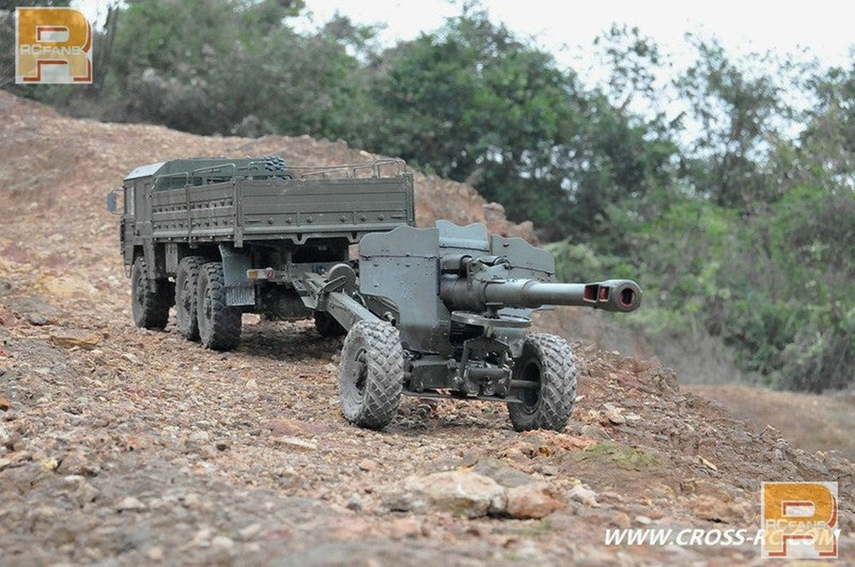 Cross RC Crorssrc Limited Edition 1:12 D20 towed howitzer model